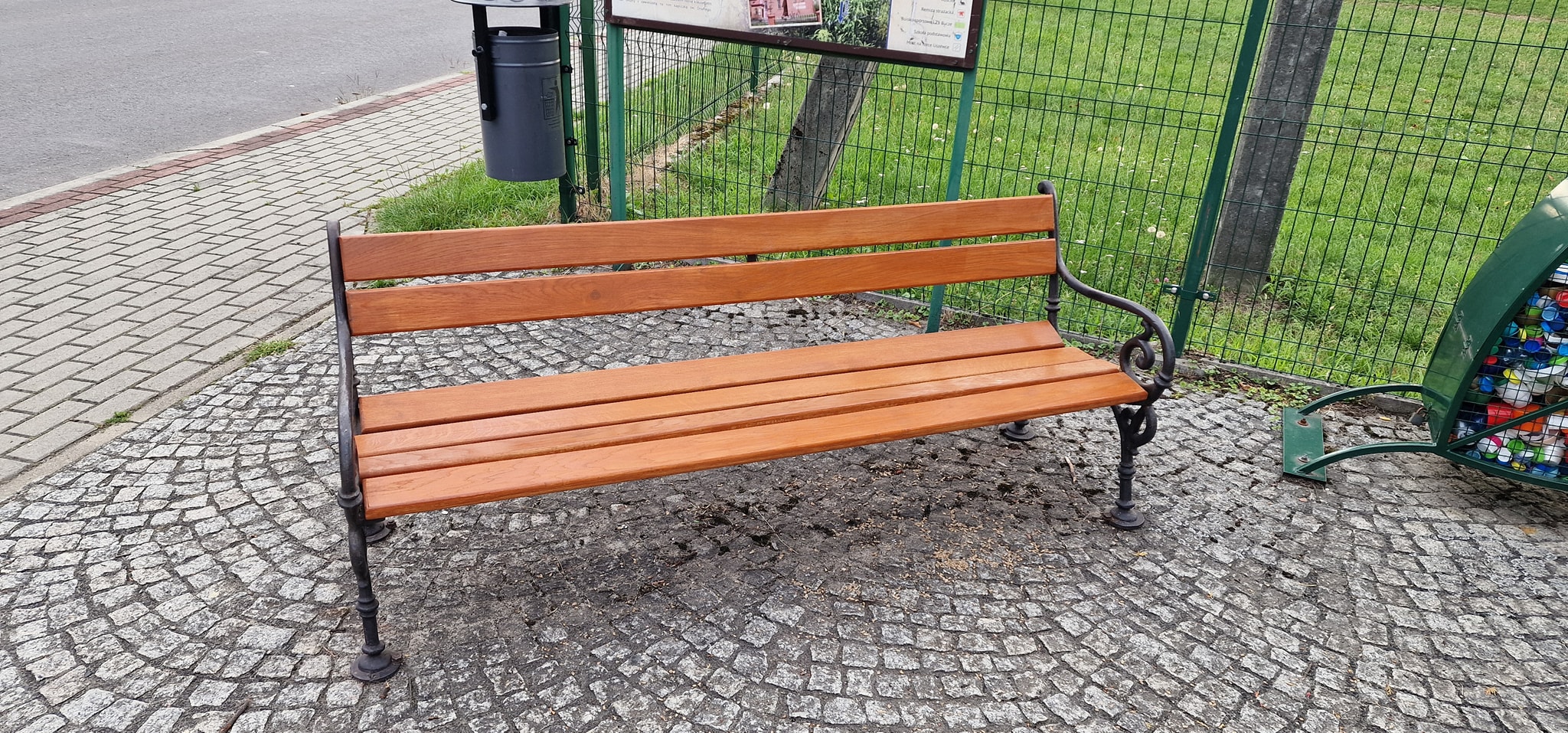 Odświeżone ławki
